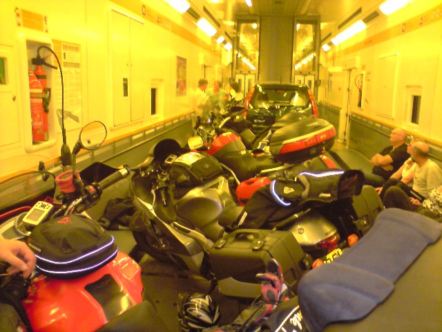 640x480 pixels (86K)